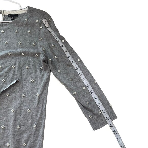 Talbots Women SZ M Gray Pearl Embroidery Sweater Top Blouse Thigh Knit Stretch - Picture 5 of 9